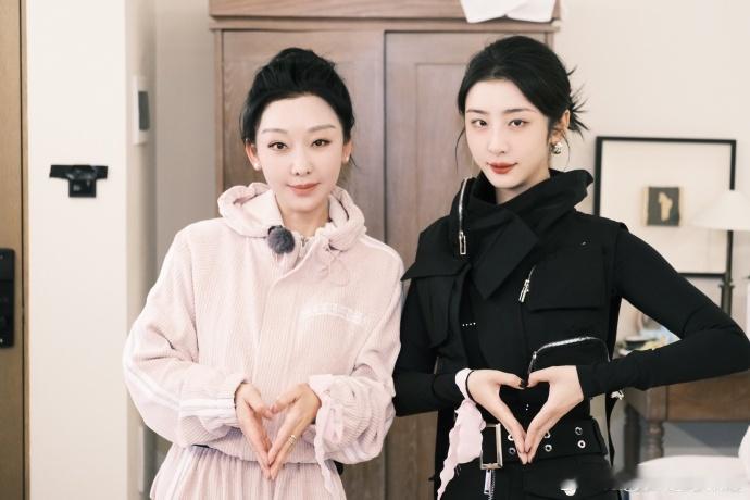 #赵小棠被劝做哑巴美女#赵小棠这样的性格也是相当的精彩，特别是看见此次的节目表现