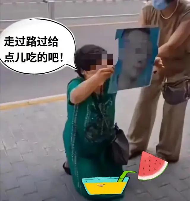 杜妈在瓷都被人认出，还被人称为网红。

杜大娘说我故意装听不见，径直往前走。

