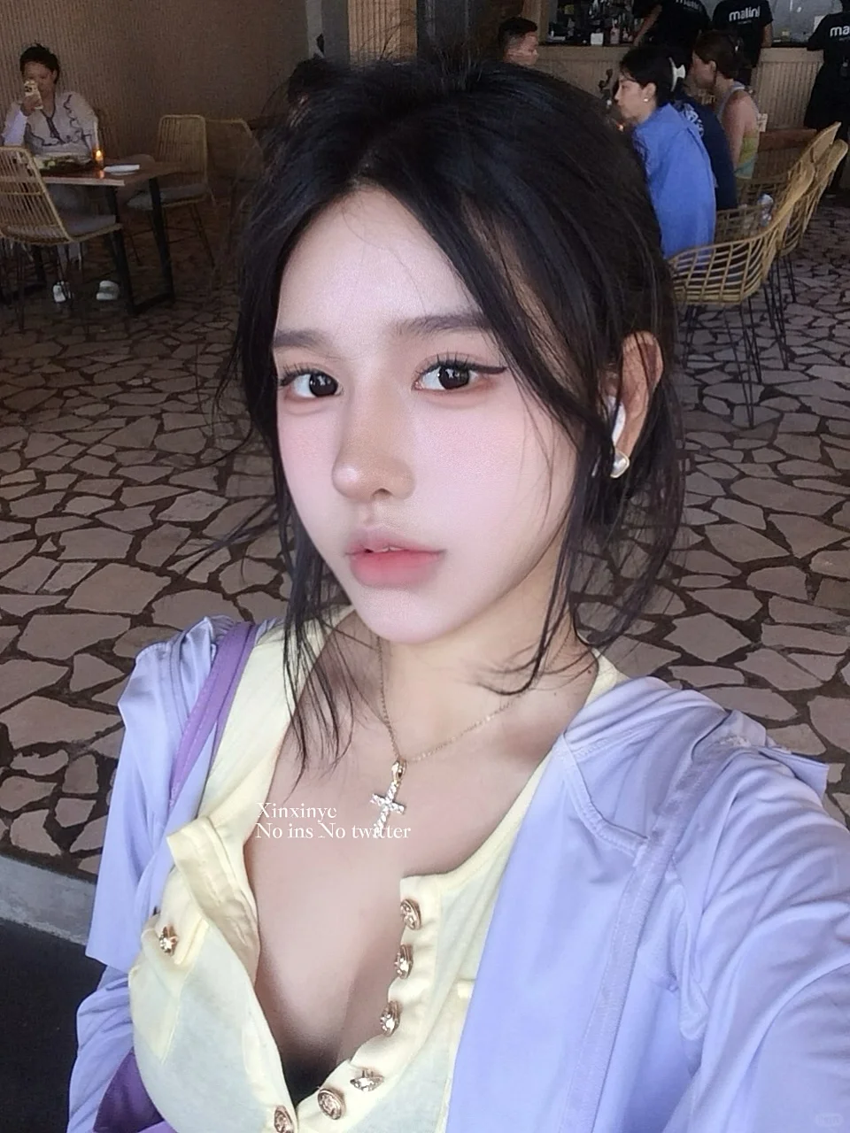 不穿防晒衣晒死 穿了热死