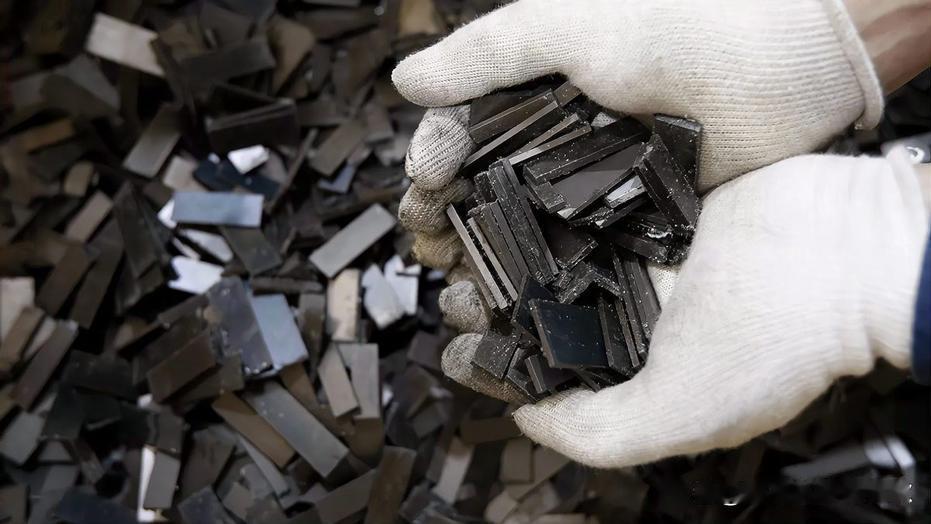 美国纠集50国组建稀土联盟，中国亮矿产家底直接击碎围堵企图
 
年初美国大张旗鼓
