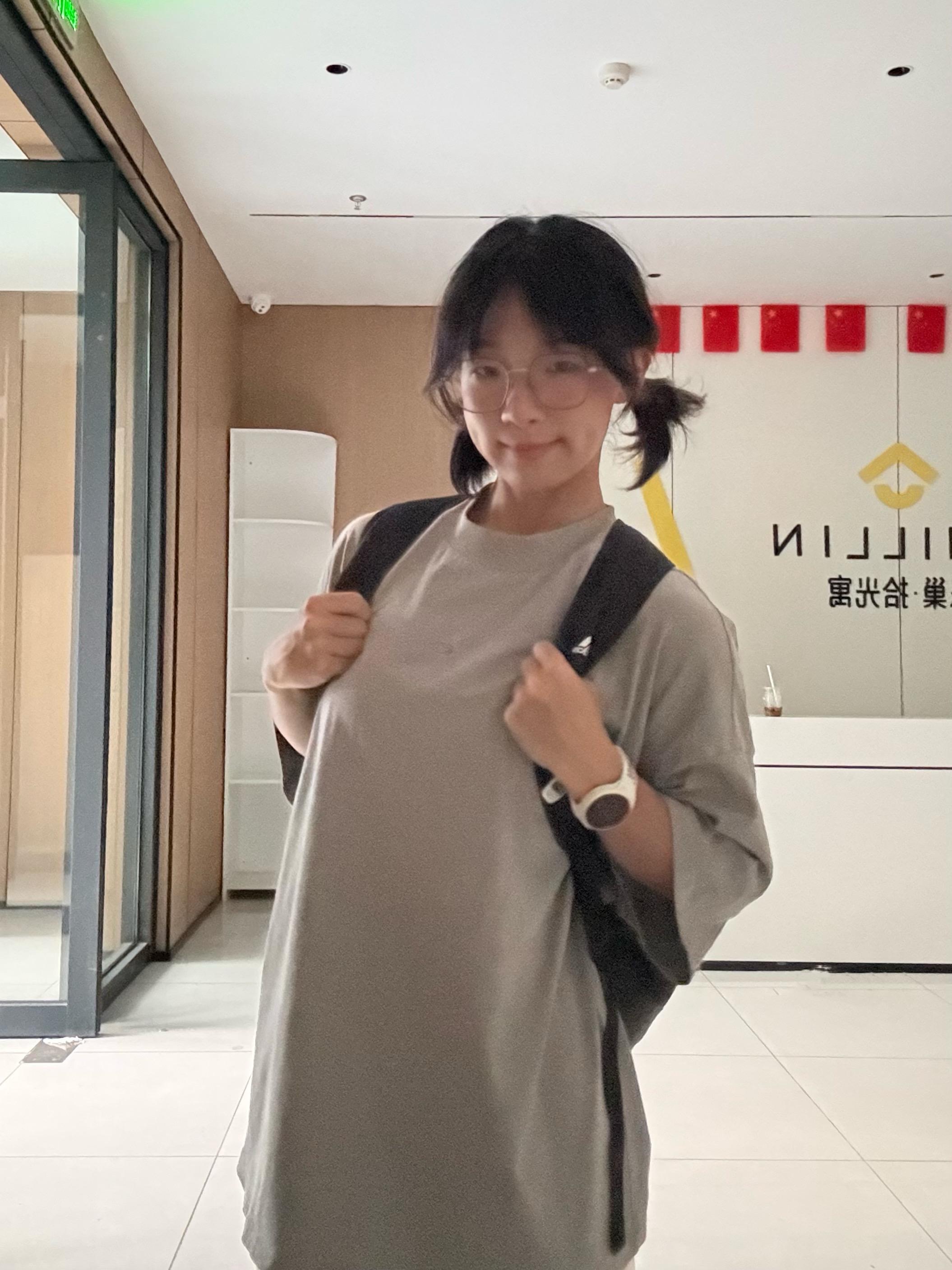 我背阔好大。