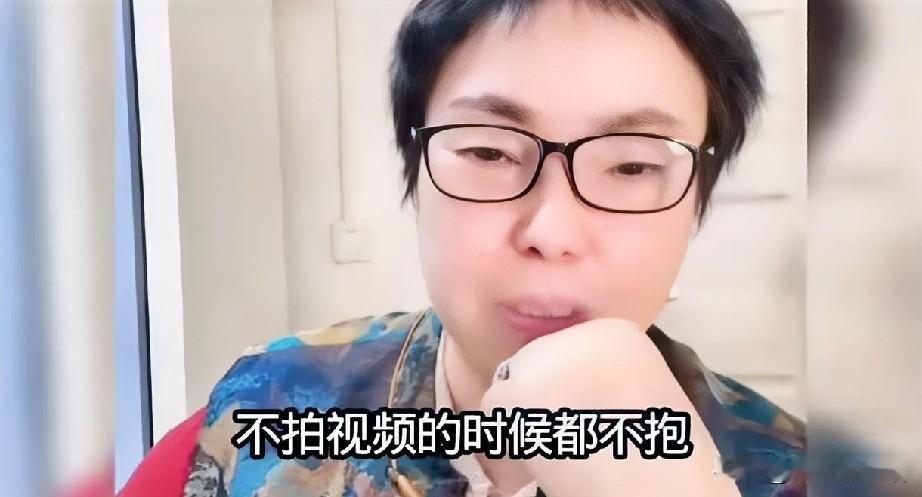 秋日生活打卡季 秋日生活打卡季最近刷到喜梅妈妈吐槽大双的瓜，说他拍视频的时候才会