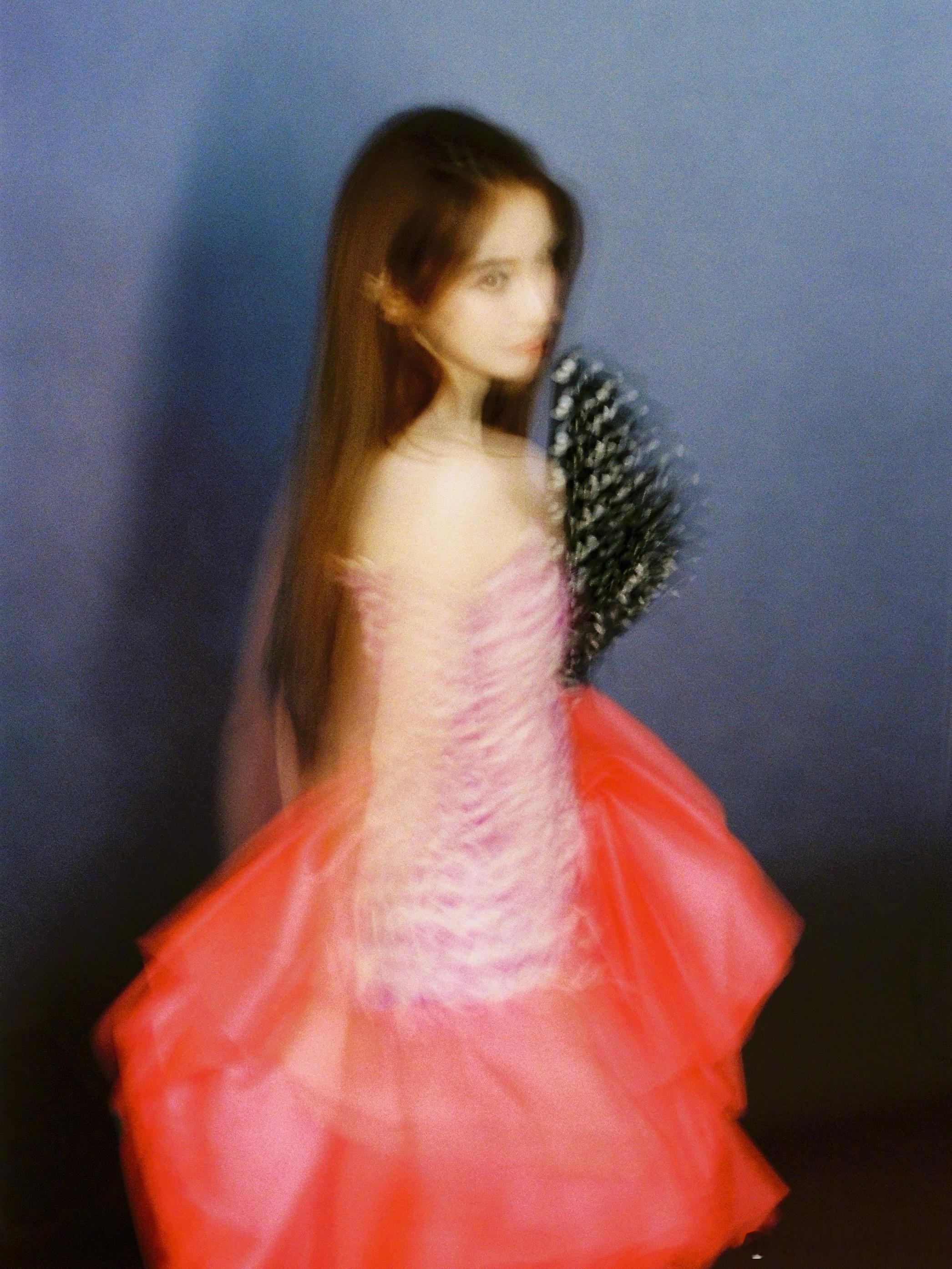 虞书欣ins点赞Angelababyangelababy  在复制粘贴的时代，你