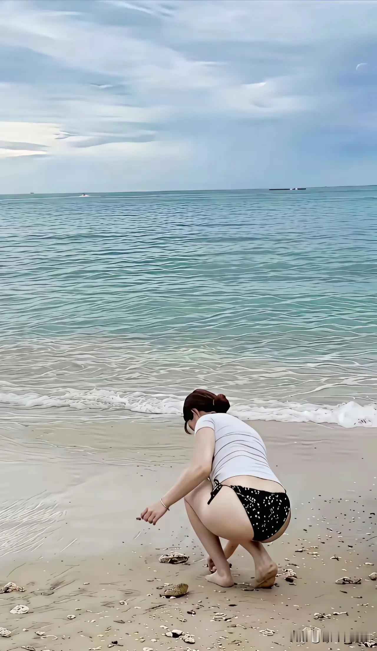 祖国的南北差异真的太奇妙了！当北国被大雪寒风侵袭，青松都被压弯了腰，人们裹着厚厚