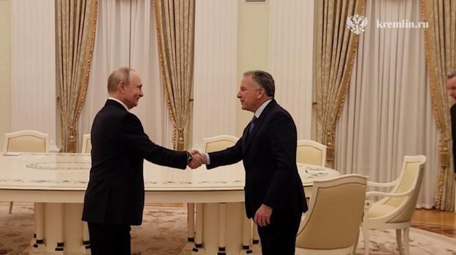 特朗普女婿深夜和普京会谈，结束后顶着风雪离开克里姆林宫

2026年1月22日深