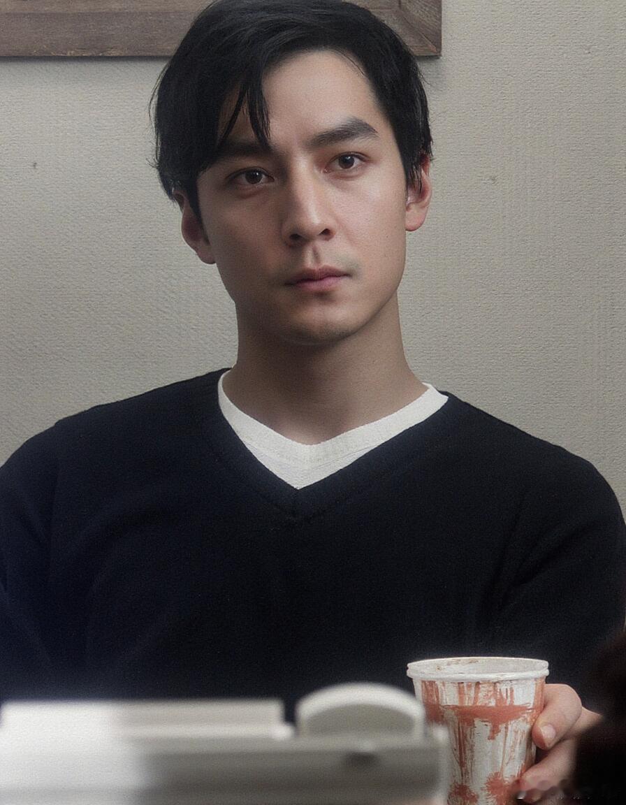 风华合伙人吴彦祖紧张女儿谈恋爱 谁能想到国际巨星当爸后也这么接地气，紧张女儿的样