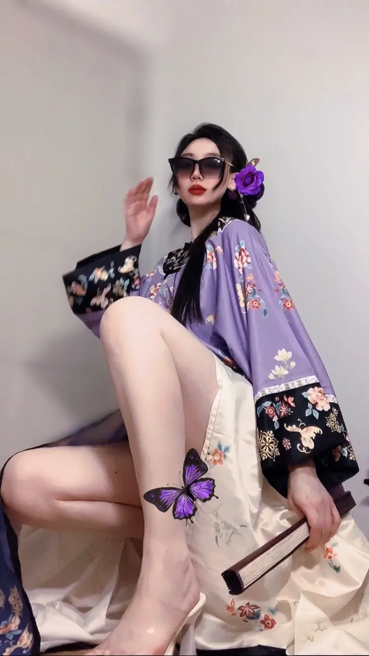 50岁依然保持好状态之 才不是旧时代的产物  是最最潮流的国风老奶  ...