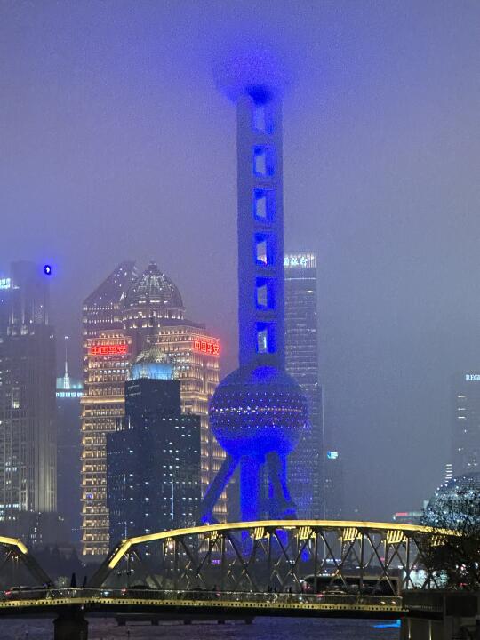 “赛博雾都”