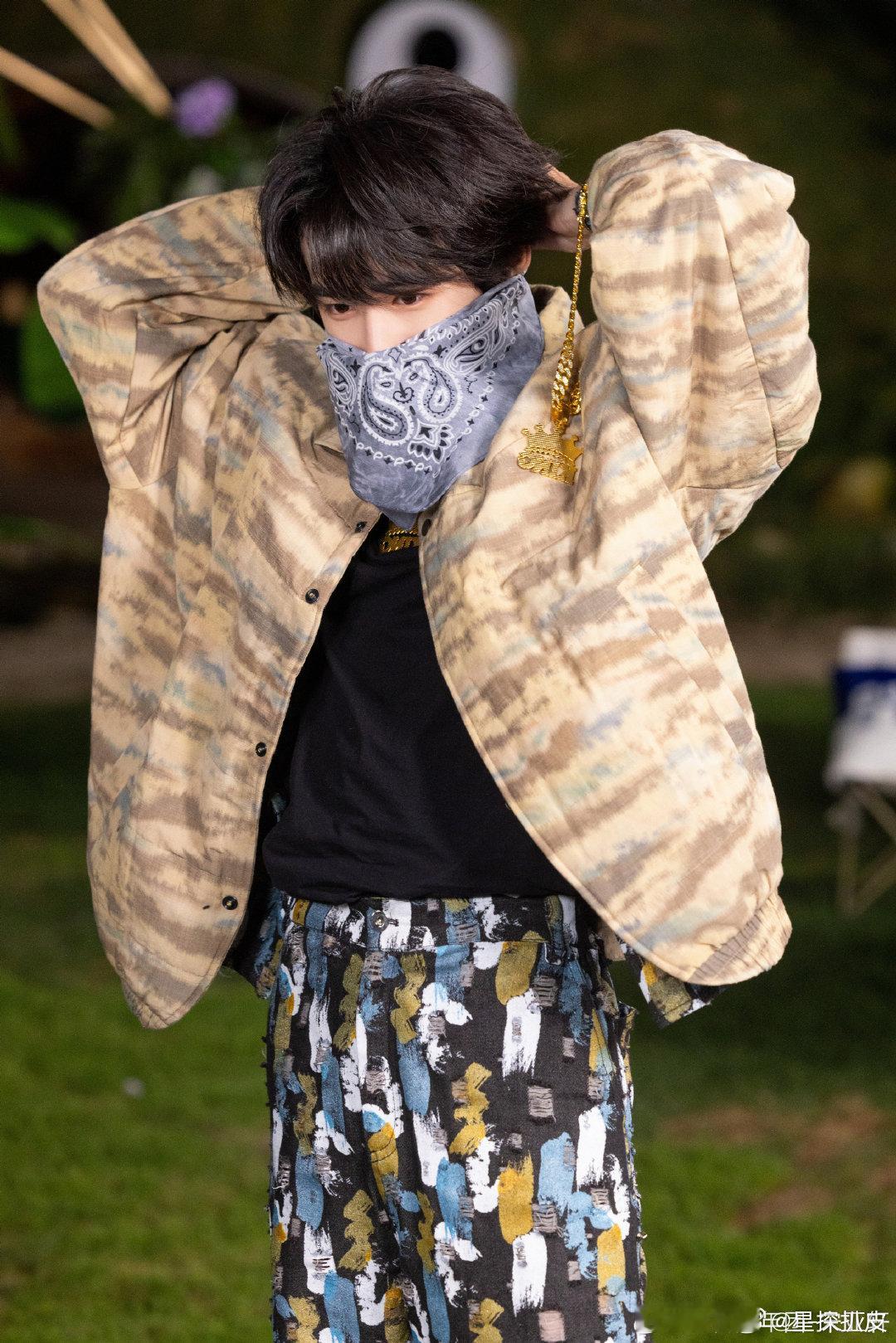 宋亚轩嘻哈耶耶  宋亚轩嘻哈耶耶，蒙面太帅了[舔屏]舍不得我们耶耶大王[泪]，我