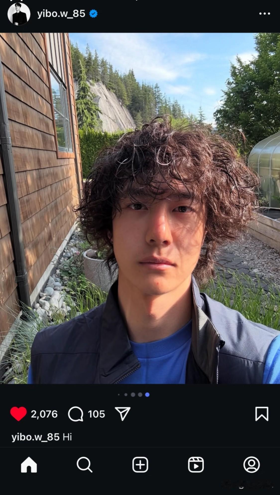 他应该很满意他这个发型
王一博你你你终于出现了呜呜呜呜呜哭死
我都不敢相信自己眼