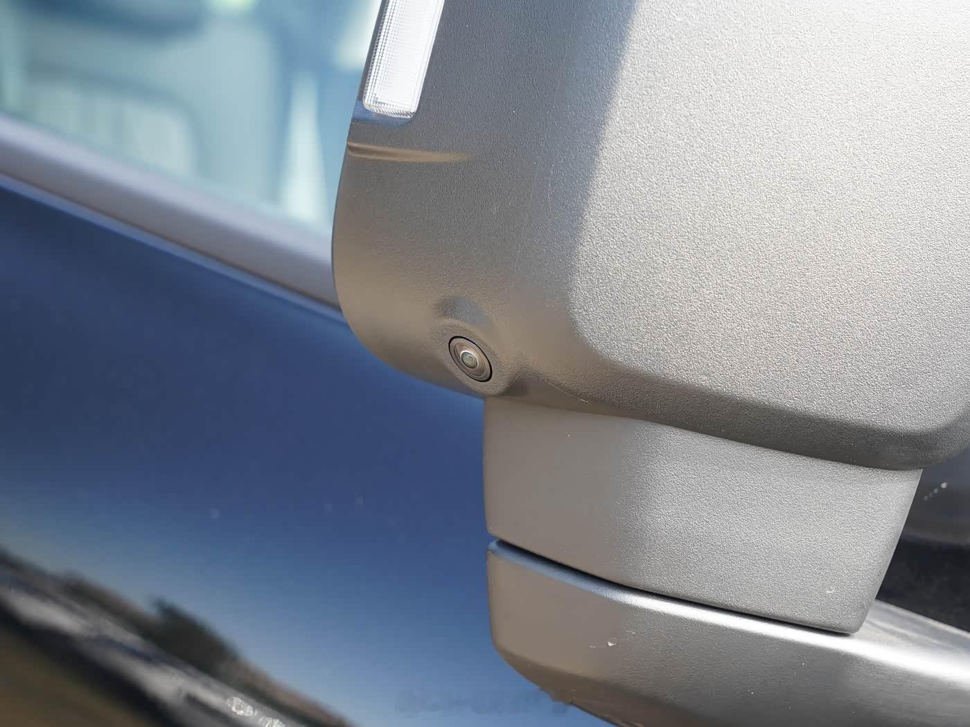 回想当年，很多配置都是改装圈的 “硬通货”如今再看新车，这些曾经的 “升级项” 