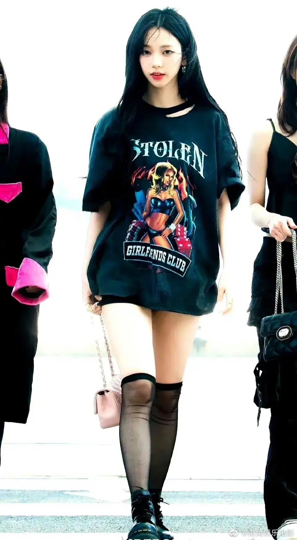 #柳智敏#塌房事件都闹成这样了，柳智敏还在美美哒走机场，粉丝忙着澄清但她们正主连