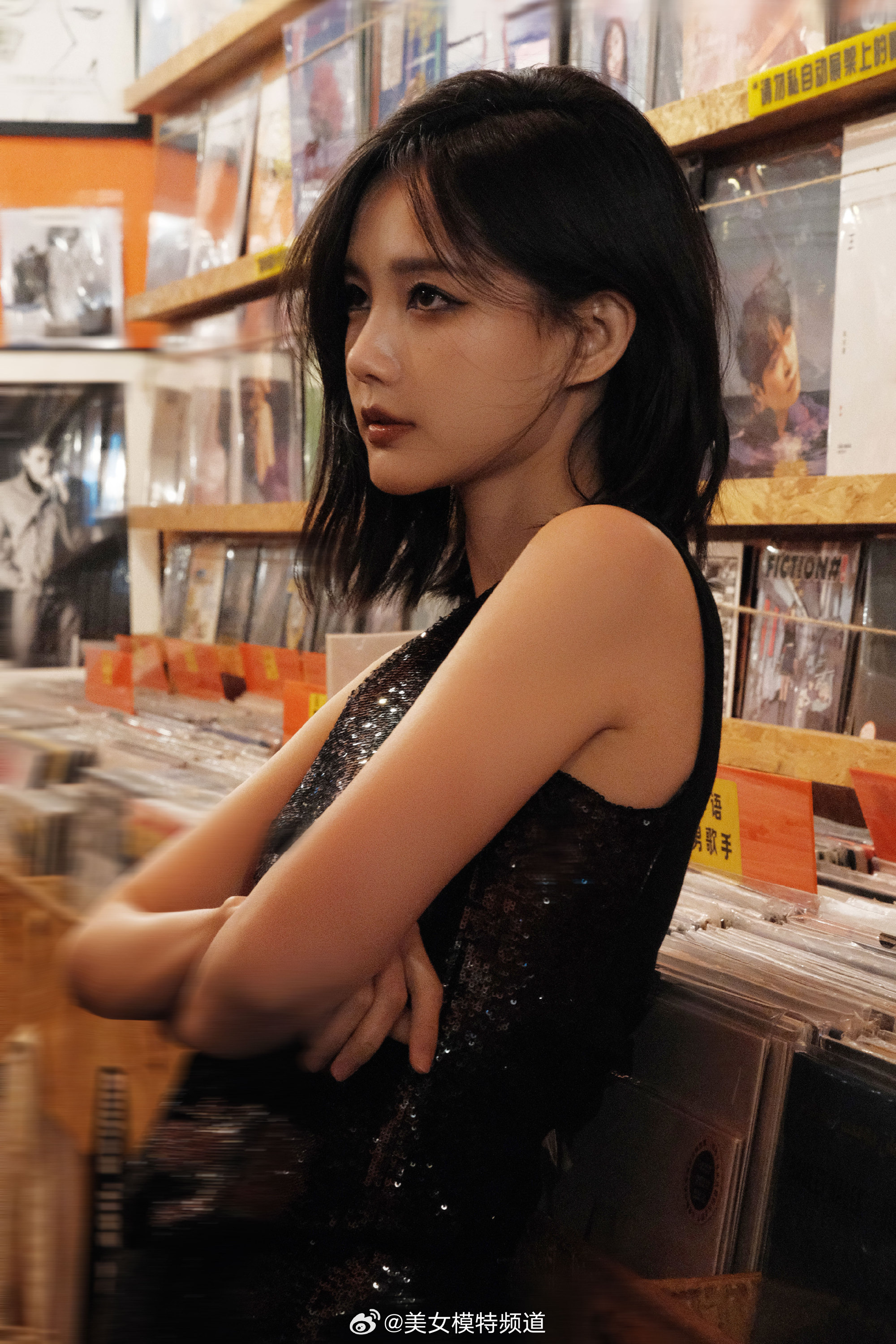 李一桐性感野猫妆 