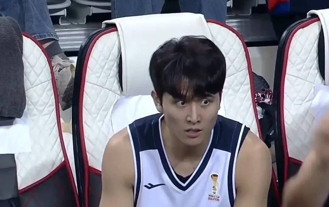 看中国男篮对阵韩国队的比赛，真是受不了这几位解说了。

今晚的比赛中国队一直落后