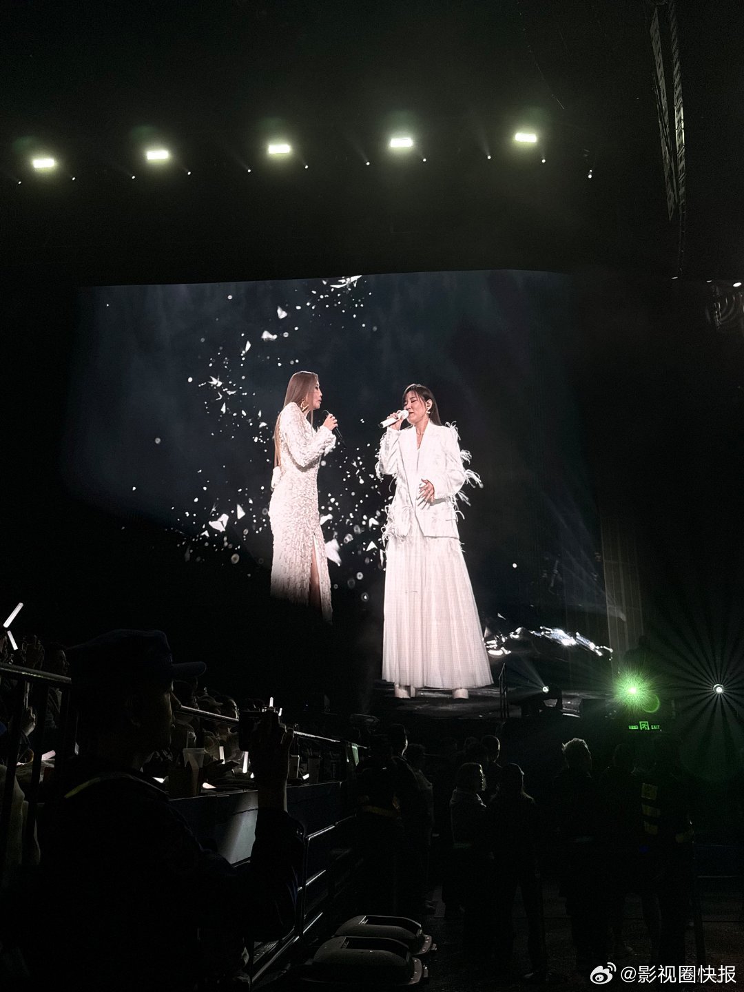 ALin李佳薇演我和我朋友ALin李佳薇梦到哪句说哪句别人演唱会是表演，她俩演唱