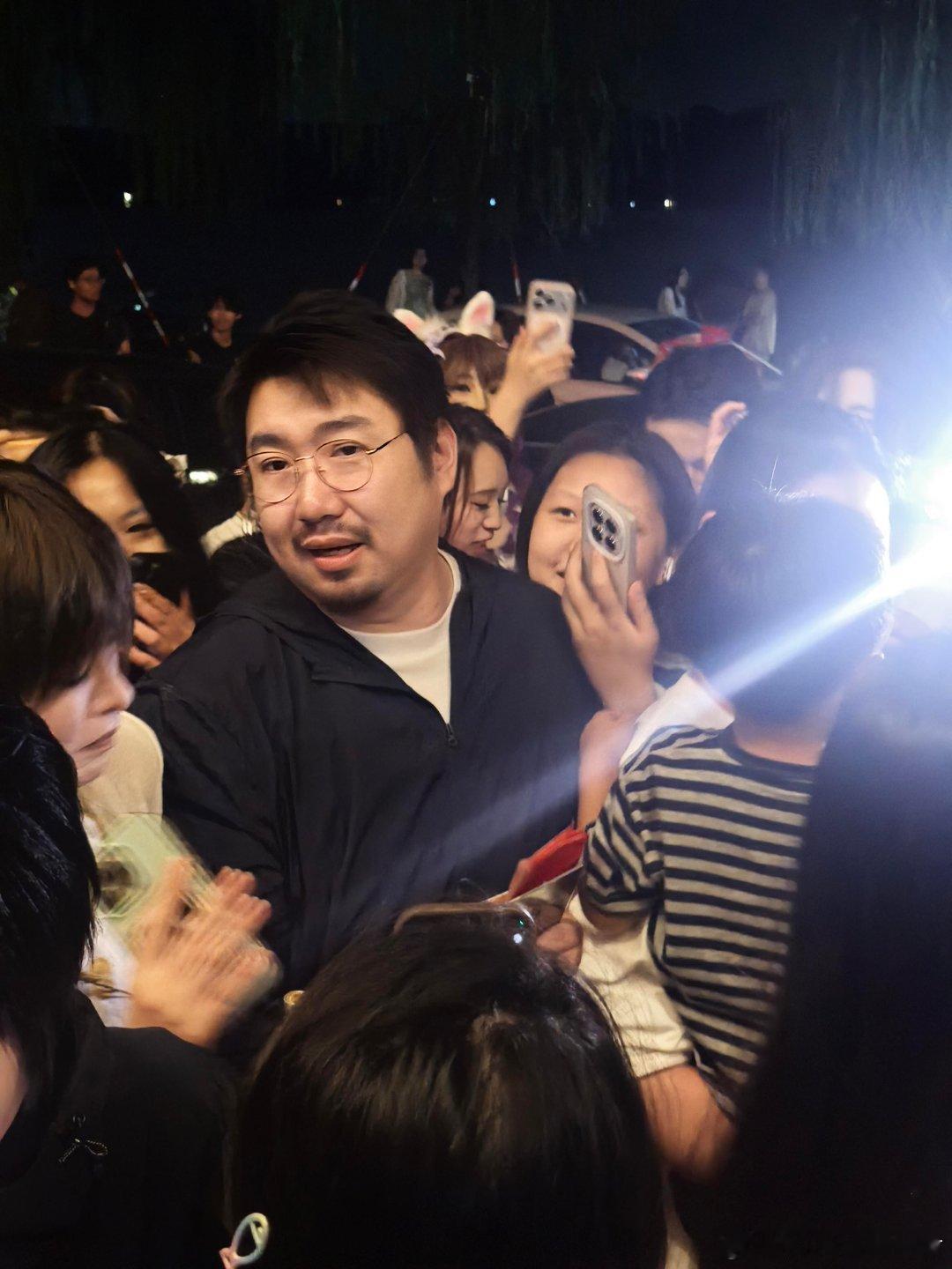 杭州街头好多张起灵南派三叔在杭州变成南派四叔了救命！杭州今天含灵量超标了！到处都