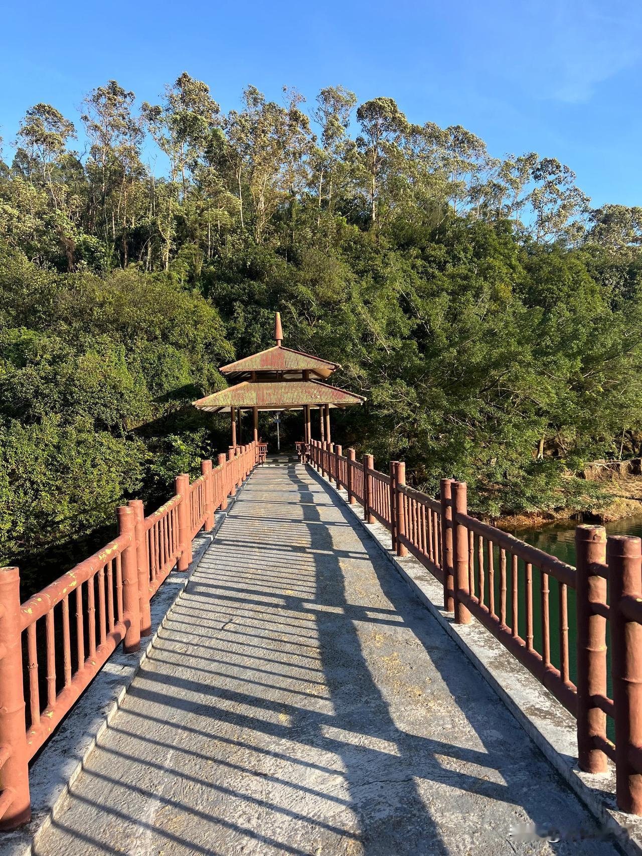 大雁山的仙玉湖是江门新八景之一

仙玉湖，大雁山最靓丽的风景，也是江门新八景之一