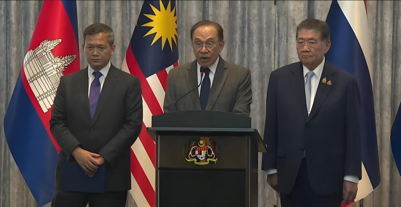 泰柬停火谈判，半小时不到，各自立场，谈判破裂，战场上得不到的，谈判桌上也得不到。