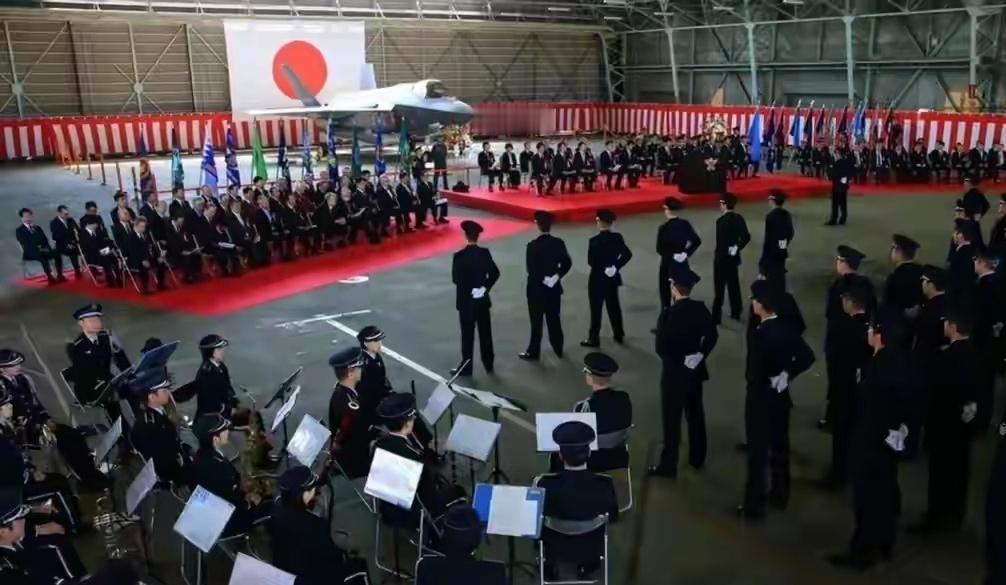 摊牌了！F35B压阵、前哨岛锁喉，日本已把介入台海从口号变成实战部署！
 
警惕