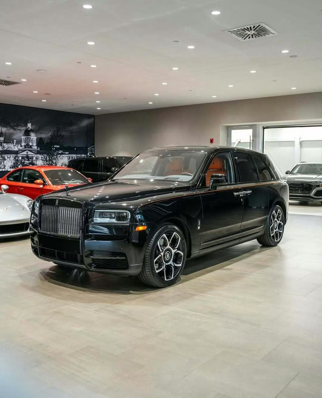 劳斯莱斯 Cullinan Black Badge [酷][酷] 