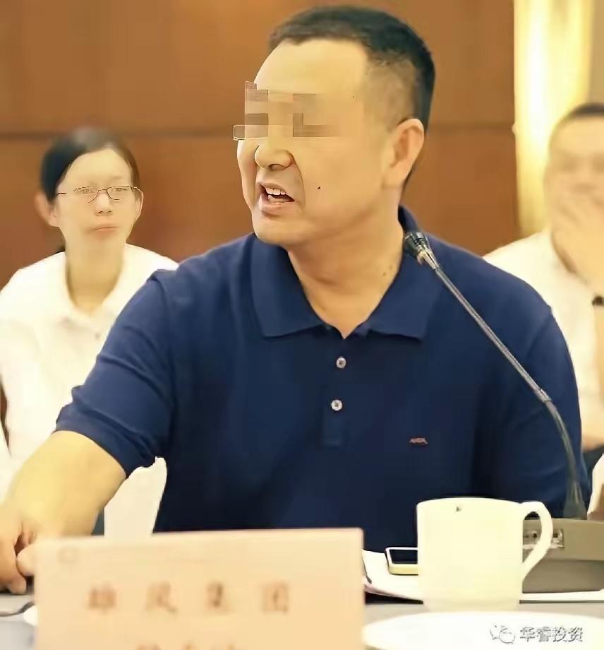 开了眼了。
国内欠着20家银行将近20亿，被列入失信名单整整五年。结果人呢？跟家