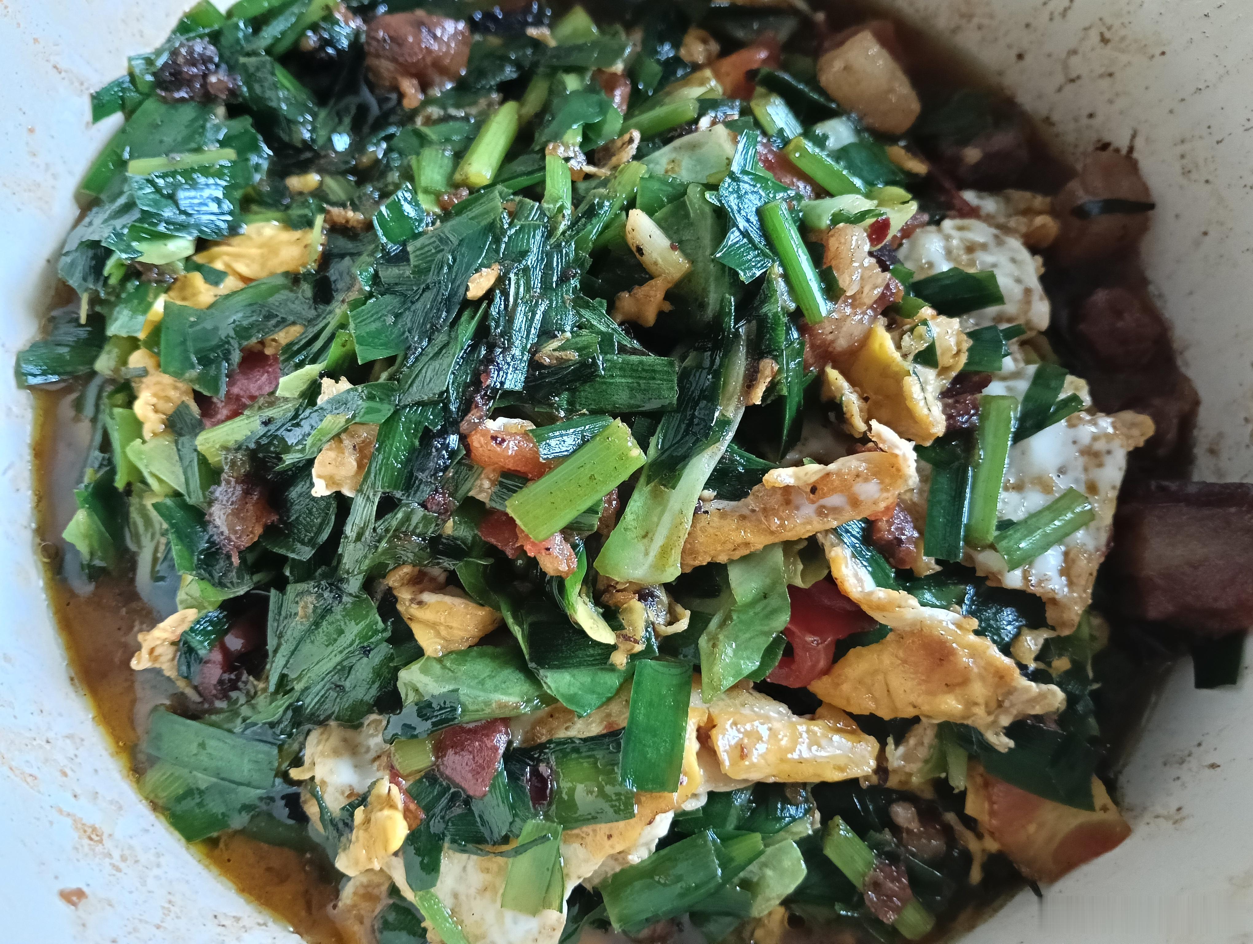 【中伏：吃一碗烩麻食解馋】一伏饺子，二伏面。中伏，吃碗烩麻食解馋。关中人家的餐桌