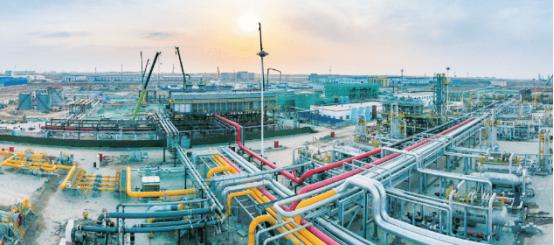 美以伊战争持续一个多月，虽已暂时停火，却引发了人类历史上最严重的能源危机，直接冲