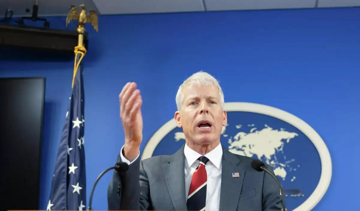 【狂妄自大】
当地时间2026年1月8日，美国能源部长克里斯·赖特在接受福克斯商