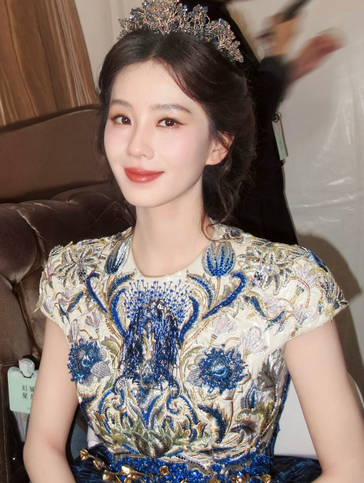 刘诗诗公主变女王 