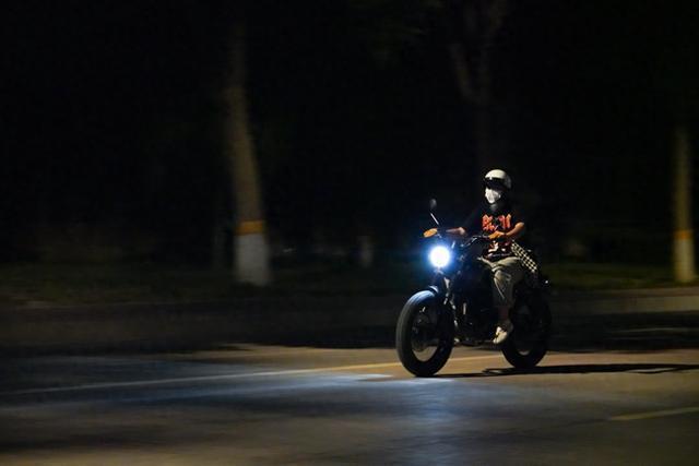 那个本该充满欢声笑语的夜晚，最终以一声刺耳的刹车声划上了令人心碎的休止符。觥筹交