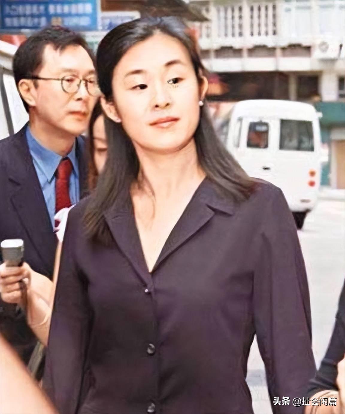 王颖妤相貌平平，却先后获得刘銮雄、郑家纯两位千亿富豪青睐，何德何能？

她依靠的