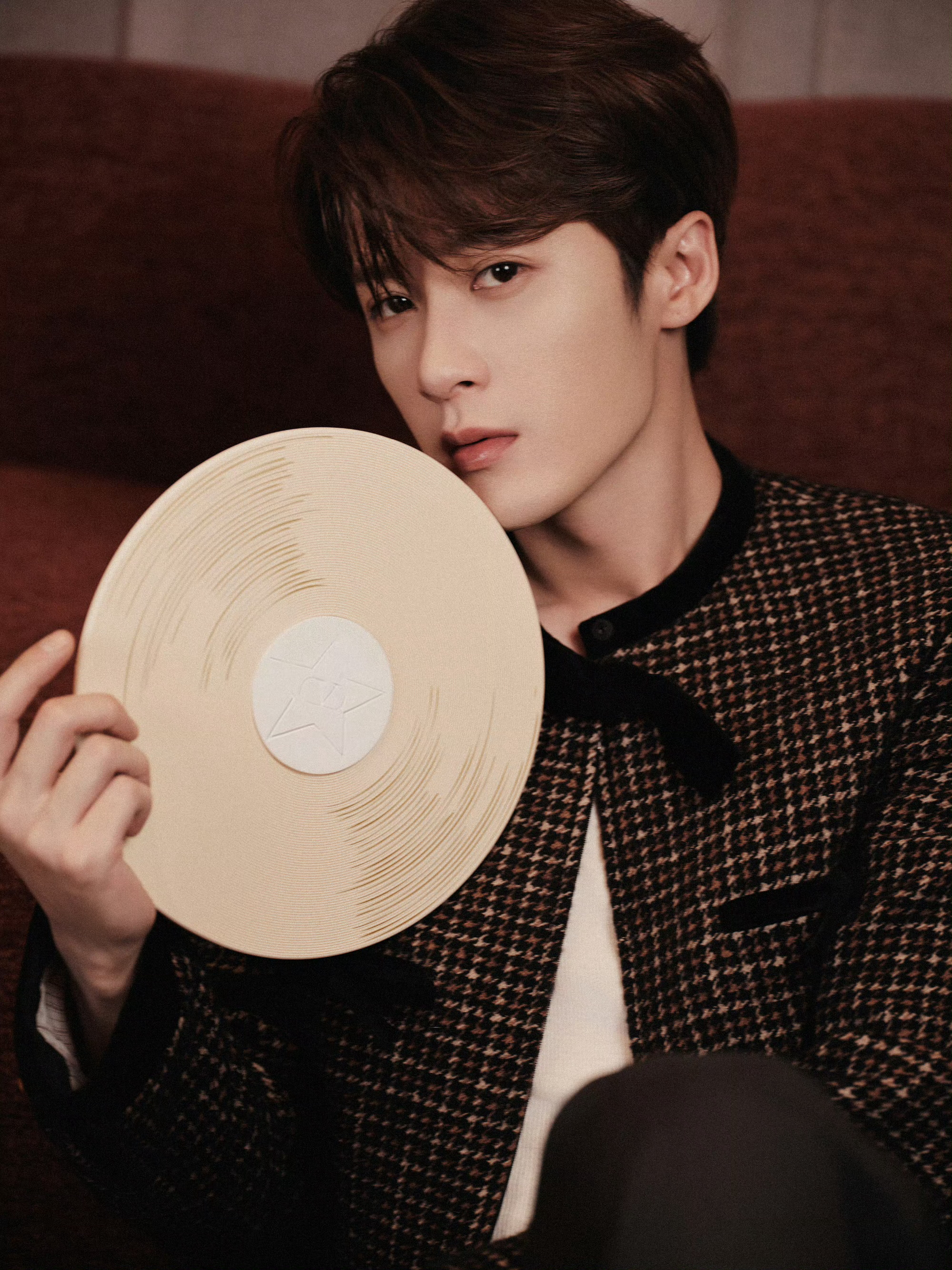 檀健次 × Valentino Beauty 檀健次新歌 年末假日合作曲《Get