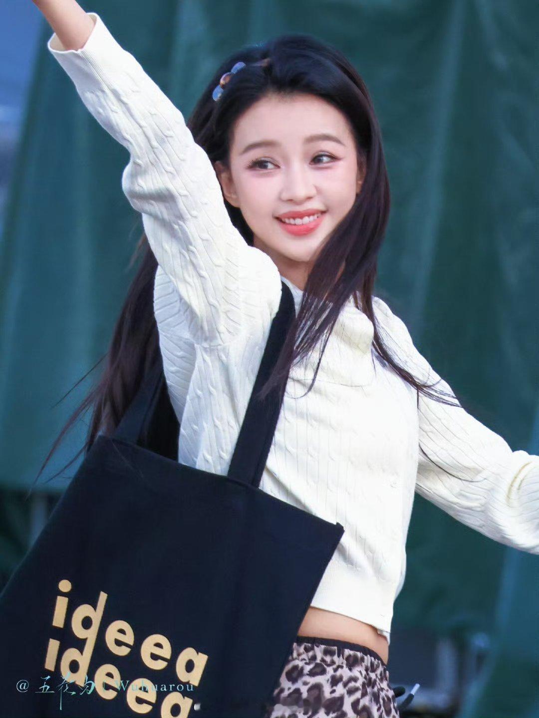 孙怡 幼态脸高妹特别甜美的一款呀，真的很有女团味。 