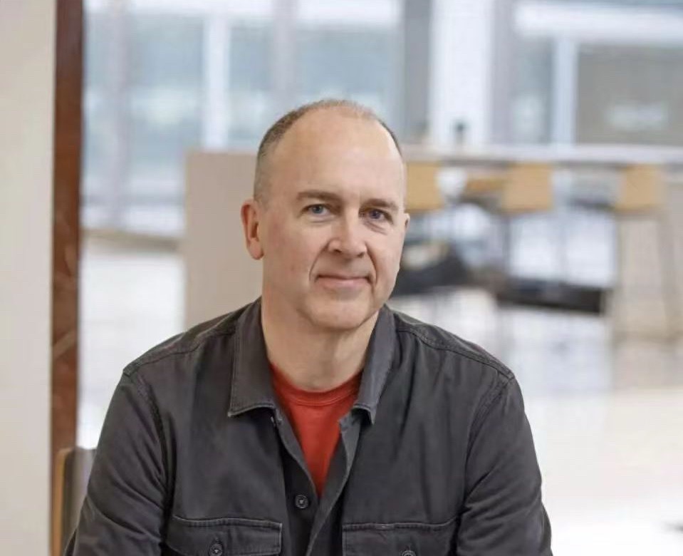 福特汽车 日前，福特汽车公司宣布，其电动汽车和技术业务核心负责人 Doug Fi