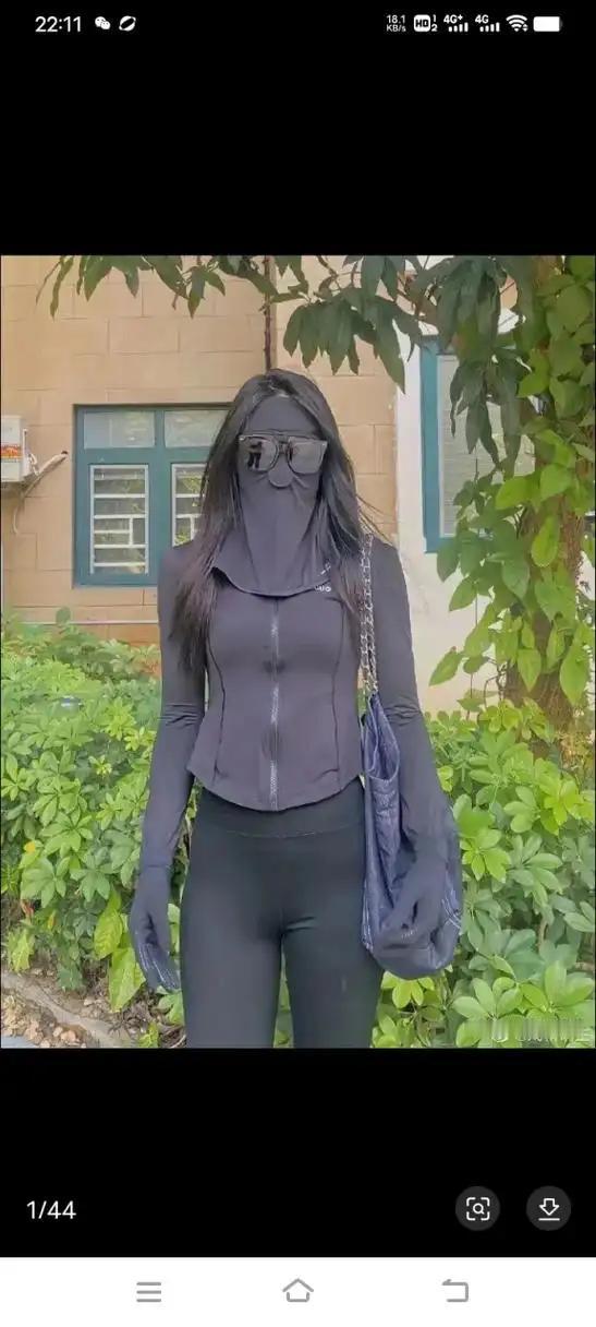 公交车上的一幕，看得我心里直犯嘀咕。一个年轻女子，口罩、墨镜再加两层帽子，浑身上