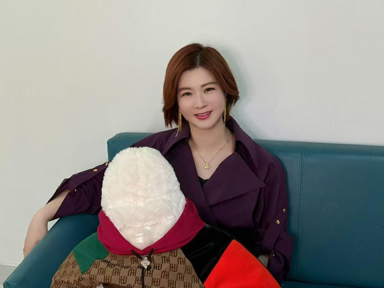杜华杜华回应普通话没有米卡好杜华 练练普通话吧这段综艺名场面还挺出圈，杜华坦然说