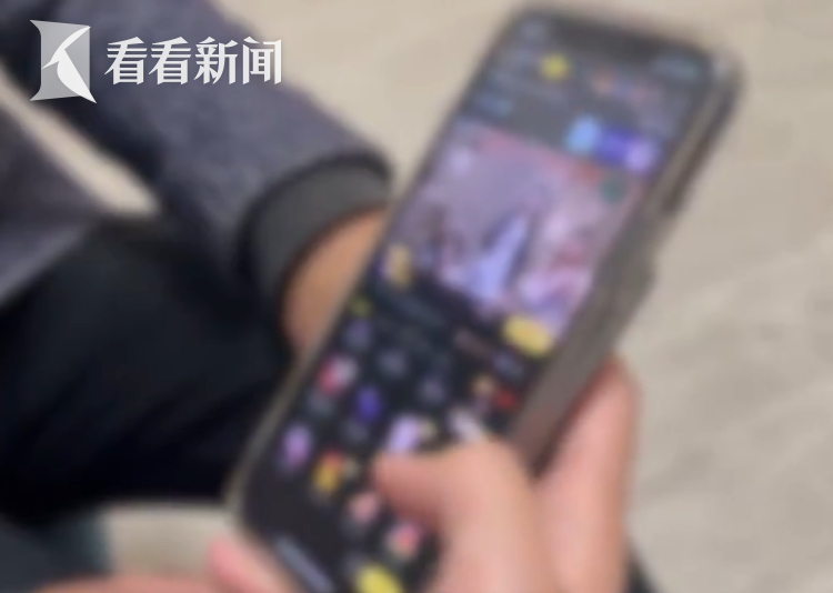 福建一23岁学生直播打赏近200万 欲退款遭拒