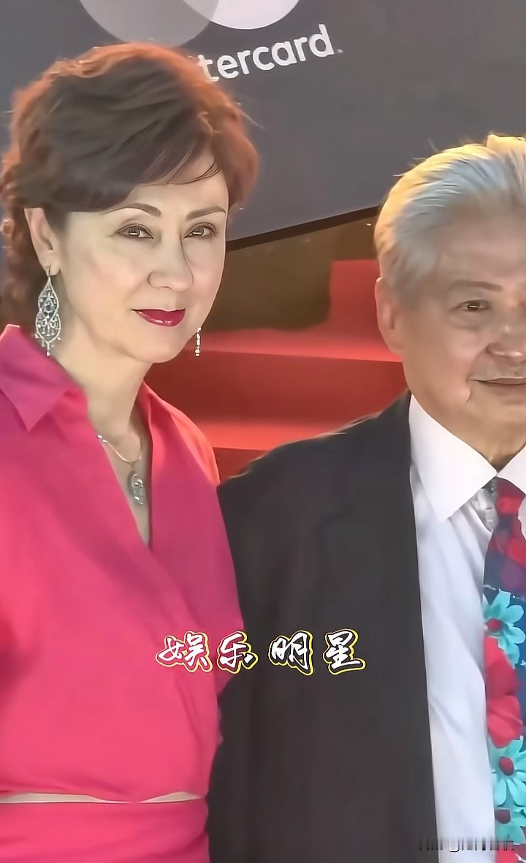 原来洪金宝的夫人这么美啊
又高又漂亮