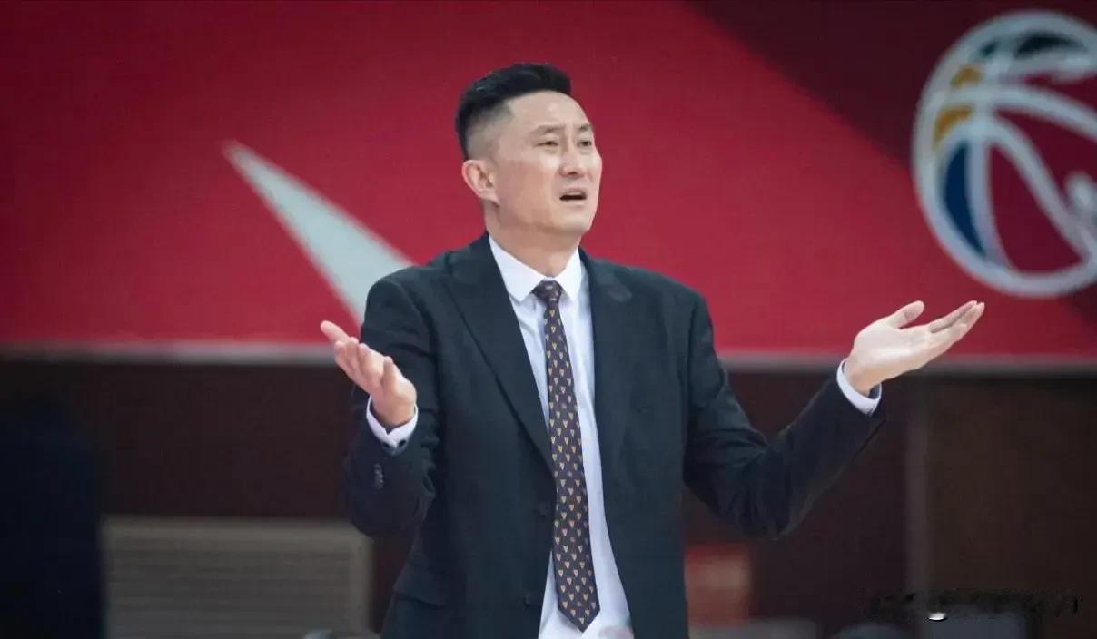 #十一冠王广东宏远还有机会卫冕吗?#有，但必须重点引援，加强板凳深度