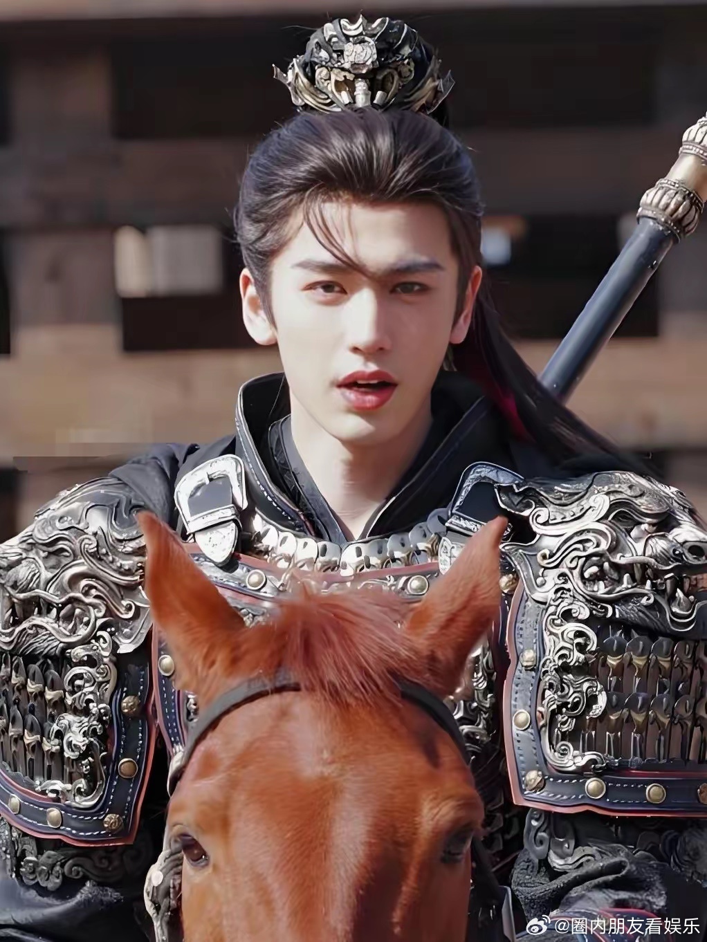 29岁的张凌赫，给内娱所有男演员上了一课！你可以不是科班出身，也可以不是家里背景