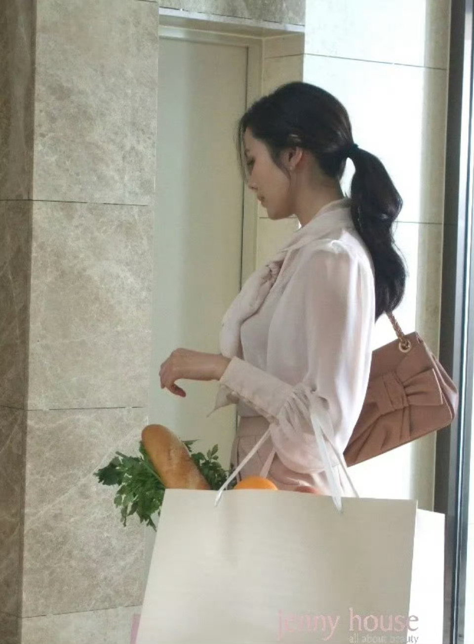 十几年前的孙艺珍放到现在看也毫不过时[来抱抱] ​​​