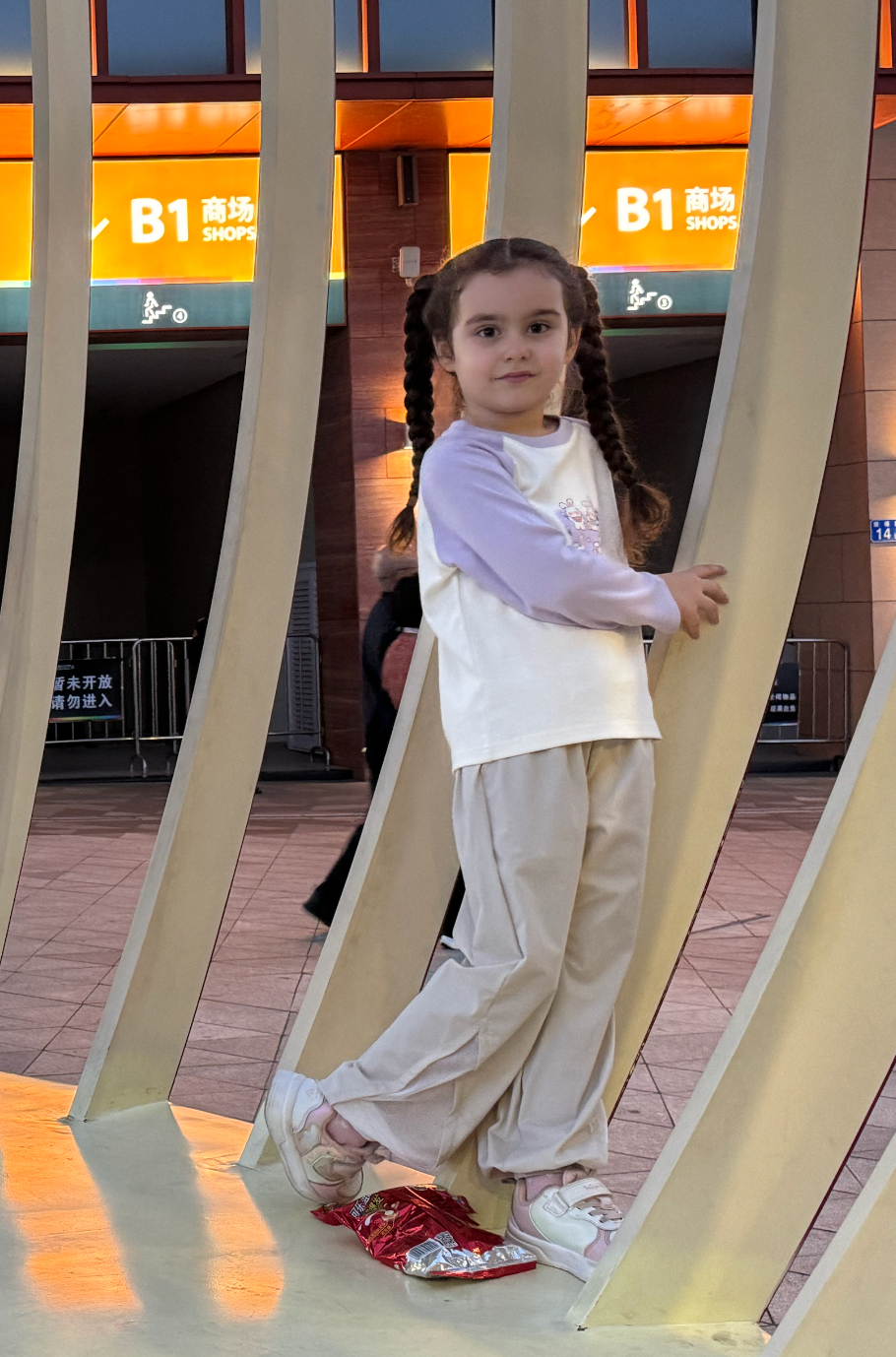 乌克兰暴力征兵画面曝光还别说，这个国家血条真厚，这都打了多少年了？说明这个国家的