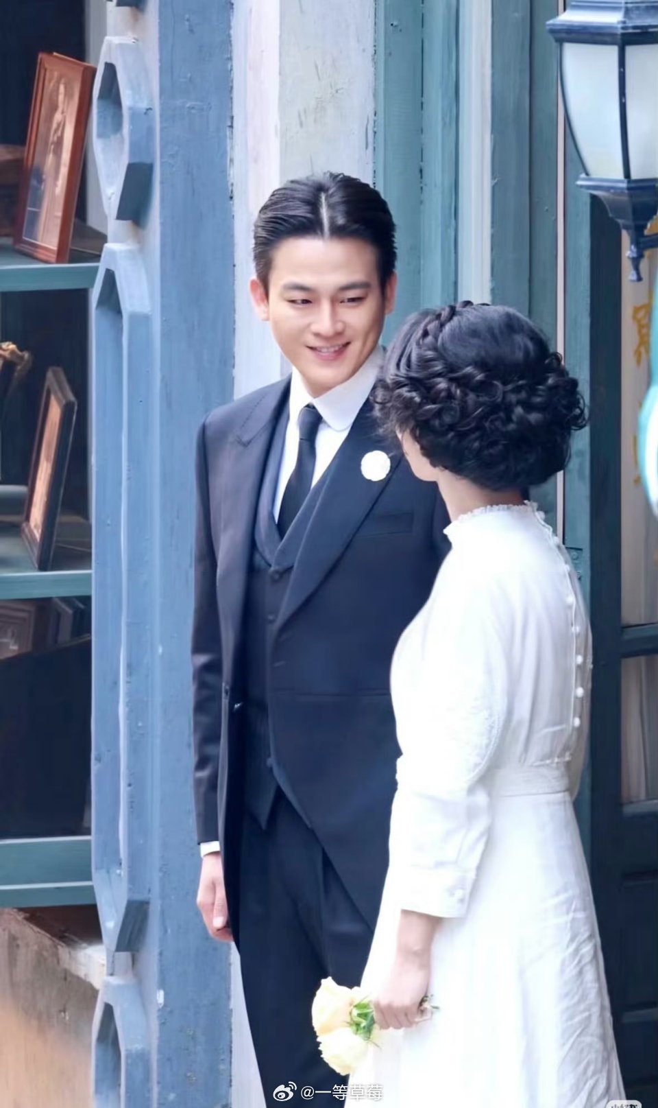 杨紫、欧豪《玉兰花开君再来》同框路透 