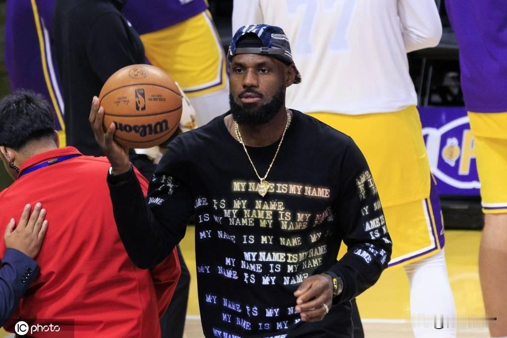 詹姆斯被下放至发展联盟 参加本赛季首次完整训练

北京时间11月13日消息，来自