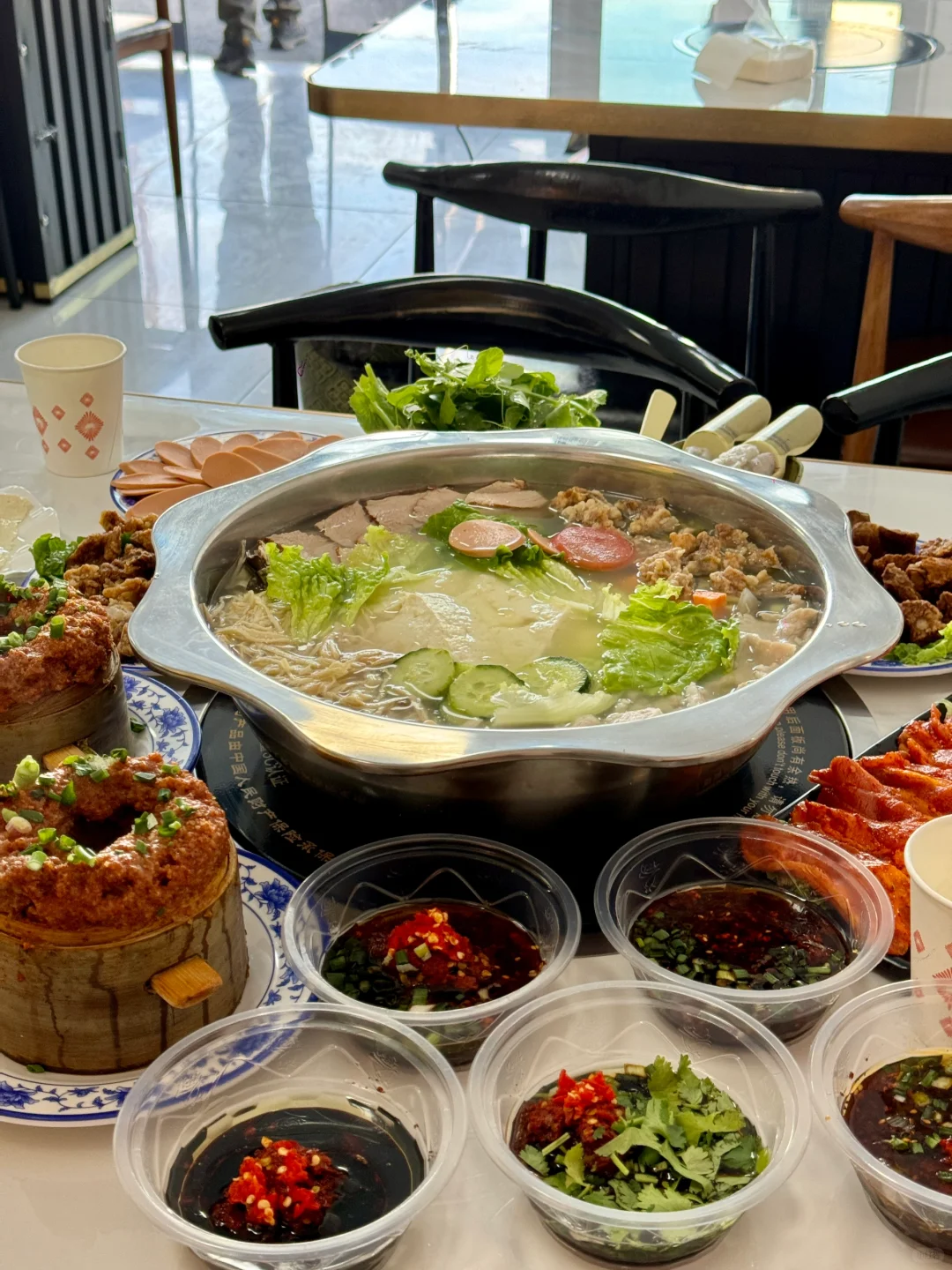 乌鲁木齐，藏在菜市场的一家小店❗巨巨巨美味