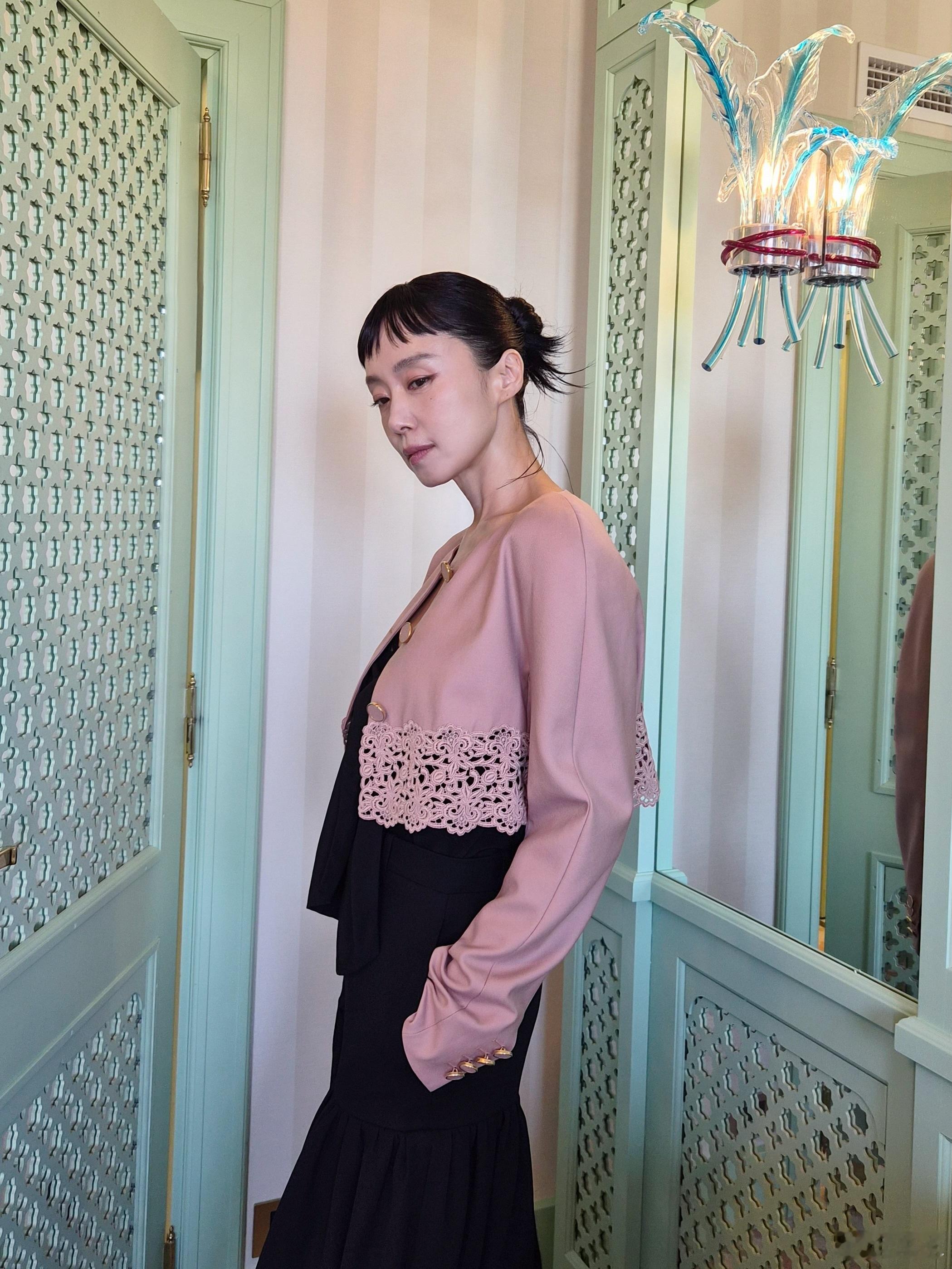 全度妍 / 威尼斯电影节从容又轻盈的全影后 ​​​