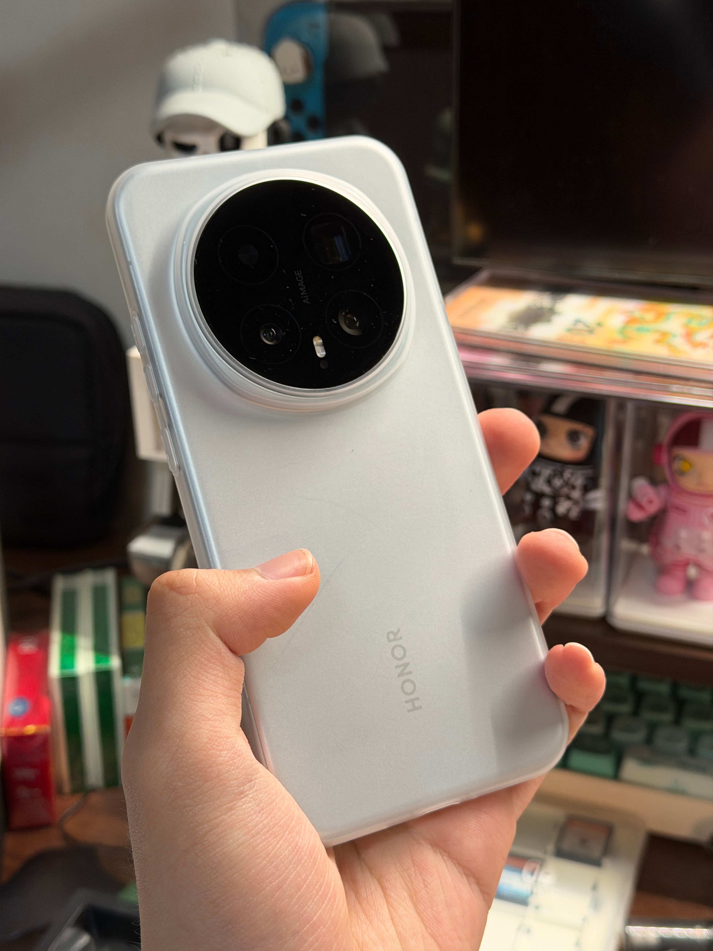 多多2.8给Magic 8Pro买了个壳 还挺值