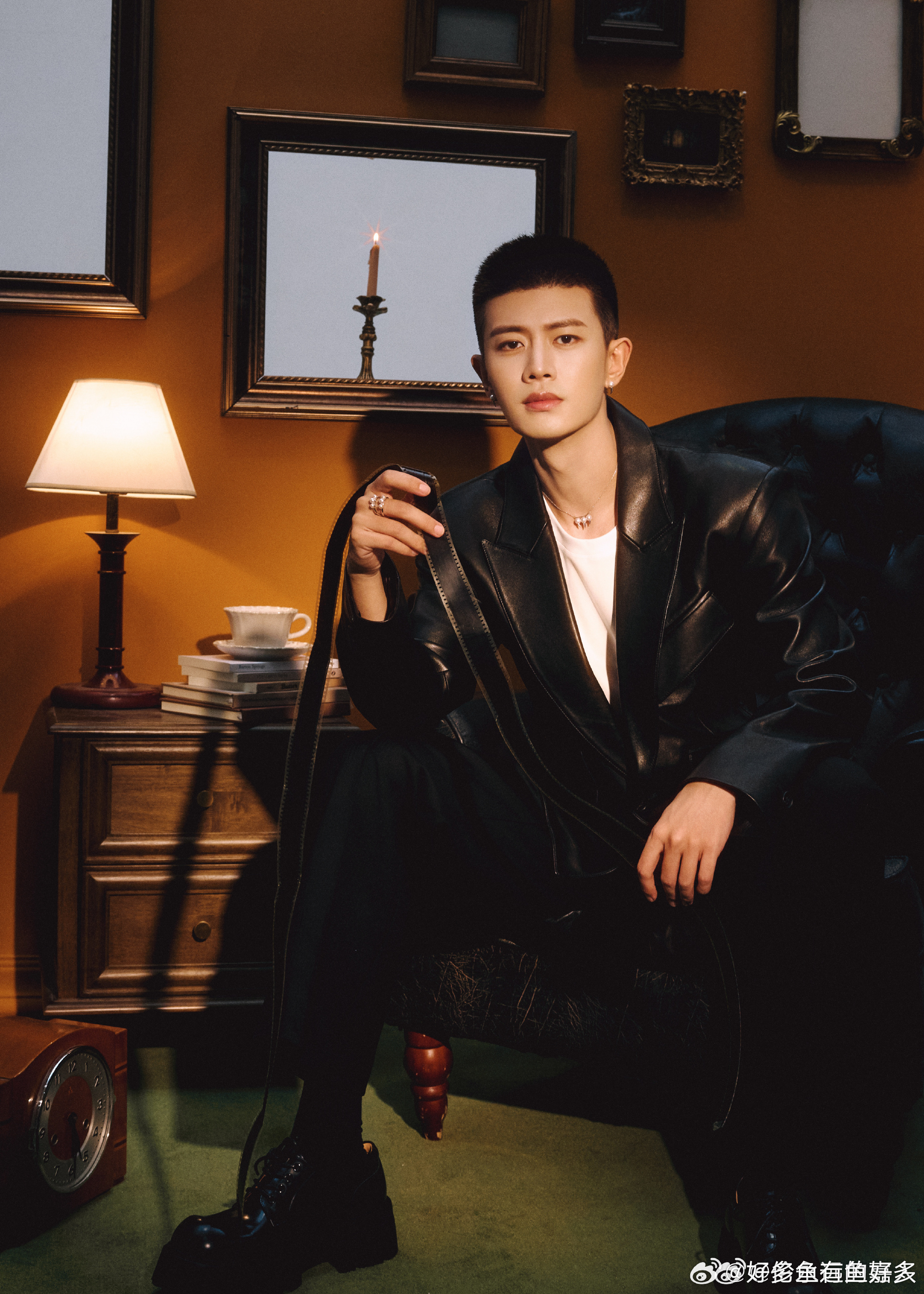 深渊无间官宣杀青剧集深渊无间 任嘉伦李成寸头素颜出镜也太帅了！祝新剧杀青大吉、杀