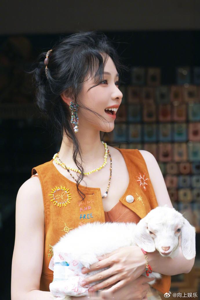 陈都灵32岁生日晒照陈都灵波西米亚风生日照 陈都灵32岁生日晒照，陈都灵波西米亚