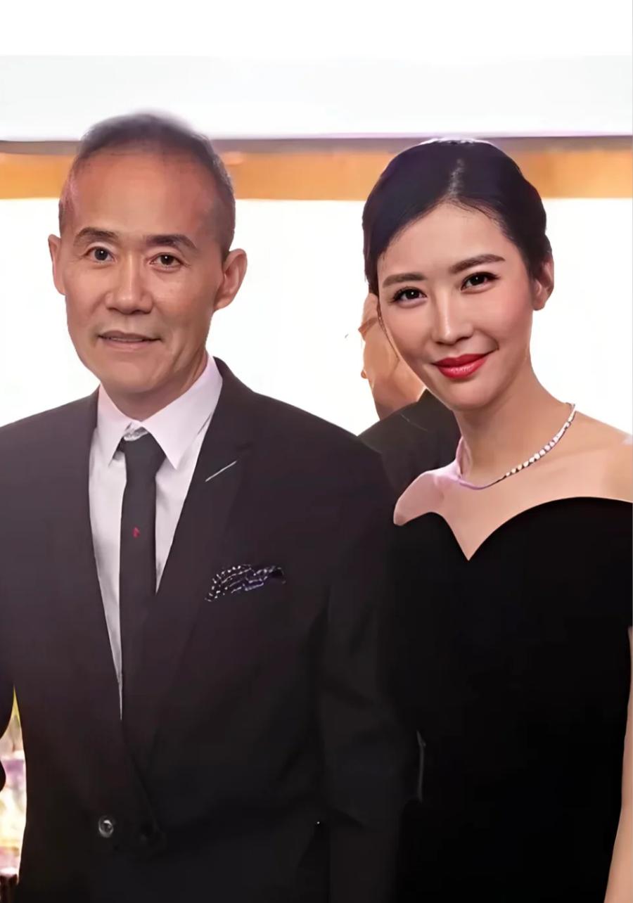 王石和田朴珺这一对，从“王的女儿”慢慢转变成了“田的男人”了。

74岁大佬竟然